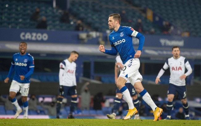 持前来现场 持前来现场